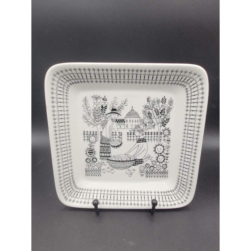 Vintage RARE Emilia By Arabia Of Finland Plate Apple Picking With Happy Flowers